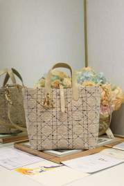 Picture of Dior Handbags _SKUfw239218288fw
